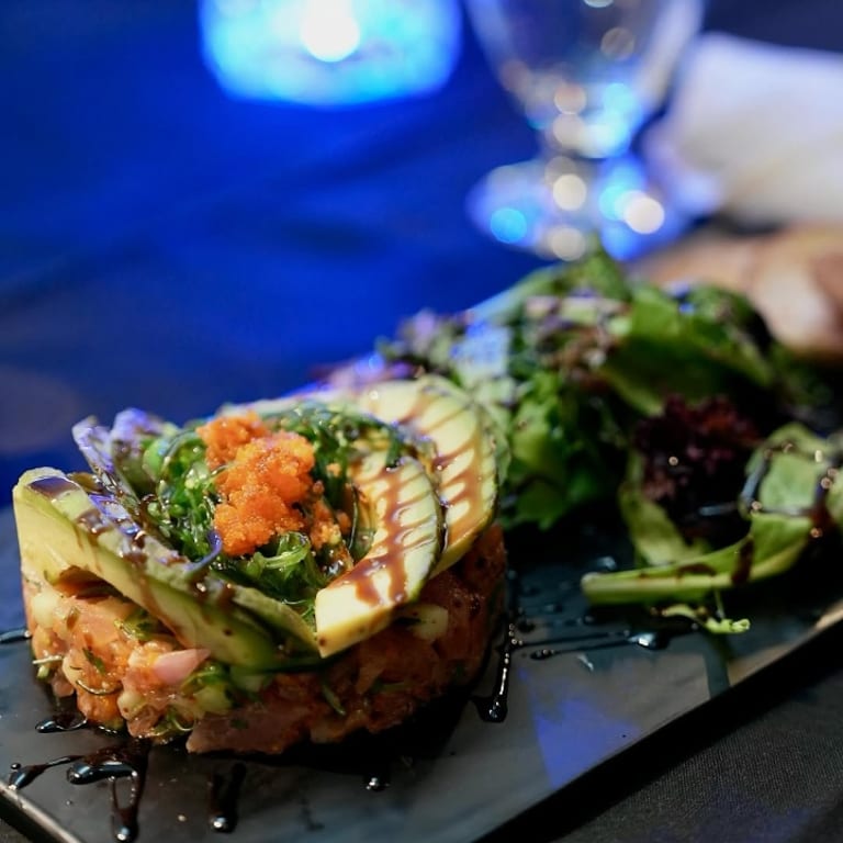 Mediterranean Takeout: Fresh Seafood, Vegetarian Delights
